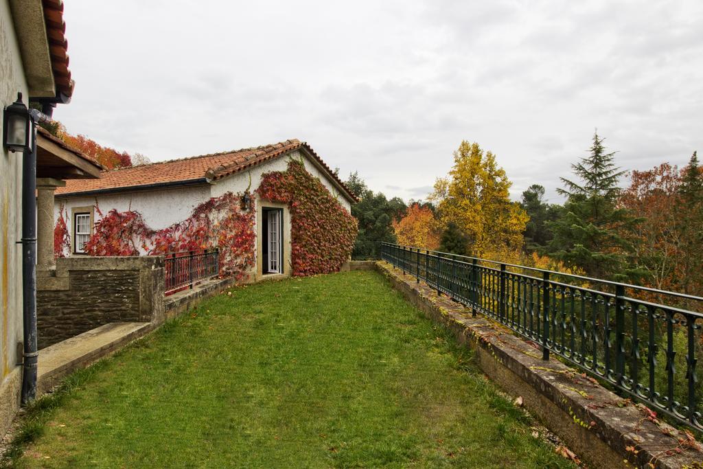 Affittacamere Quinta De Mouraes Casa Dos Rododendros Lever Esterno foto